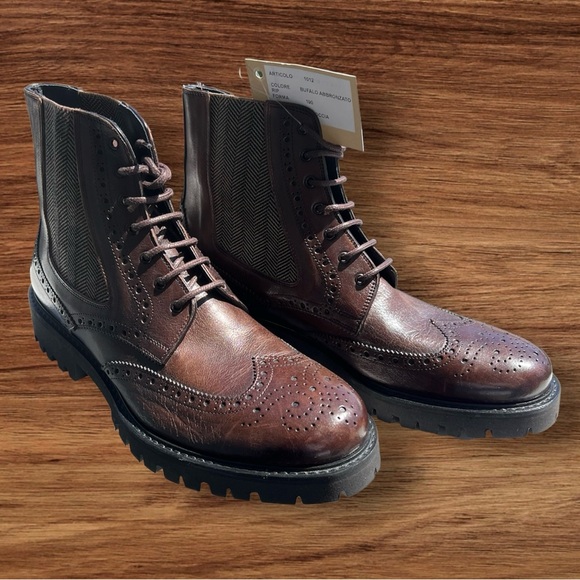 Wing tip Italian made boots. Nice design. Confortable. - Picture 3 of 5